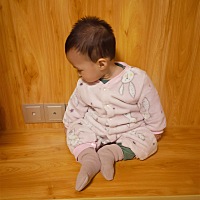 一到睡觉就开始大哭。。。睡着了这会大哭好几次，烦死我了，各位妈妈爸爸有什么办法吗