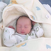 顺产，男孩，5.8斤～