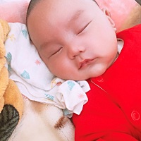 今天宝贝满42天 从此我有了三个小心肝 顺产8.4斤 过程依然和前两胎一样 痛不欲生 这次是撕裂 前两胎8.2...
