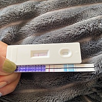 一直在加深 下午就要去拿抽血报告了 宝宝你要在妈妈肚子里好好的哦 爸爸妈妈爱你😘