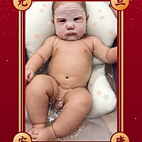 今天是我儿吃大米米粉和胡萝卜🥕泥的第一天，纪念下。