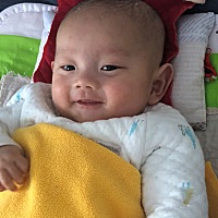 我宝胖敷敷的脸蛋