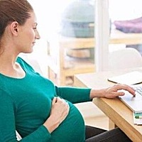 出月子以后，就面临着带孩子和上班两种选择。 选择上班的话可以多挣一点奶粉钱，但是上班的话就带不了孩...
