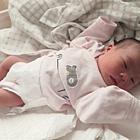 38周 6终于见红加破水了 宝宝3.1 公斤 整个孕期只长了5.6公斤 估计能长这么少的没谁了吧😂