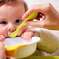 人工喂养宝宝虽然很累，需要注意很多方面，但是为了宝宝的健康成长，都是值得的。那么在喂养中还是要注...