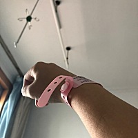 小宝1.24日晚上出生，1.28日中午出院！小宝在医院吃完奶不吐奶，不上奶，也不隔 隔的。出院回家了每次吃...