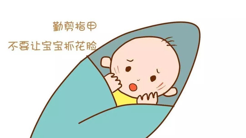 二、能不能剪指甲？
刚出生的宝宝别提有多娇嫩了，我们都不敢去碰触。这个时候剪指甲就很容易将宝宝的指甲床给伤害，可能会影响今后的正常发育。但是，宝宝的指甲生长速度又比较快，如果一直不剪，里面不但会滋生细菌，再加上宝宝整天手舞足蹈，很容易就会把脸蛋给划伤。所以建议宝宝的指甲最好修剪下，剪的时候要注意方式。可以等宝宝睡着了以后，用婴儿专用的指甲刀给他剪指甲，要注意一下力度和分寸，不要觉得他的指甲长得太快太长，就给他剪的很短，剪的太短容易伤到宝宝的指甲，分寸一定要把握好。