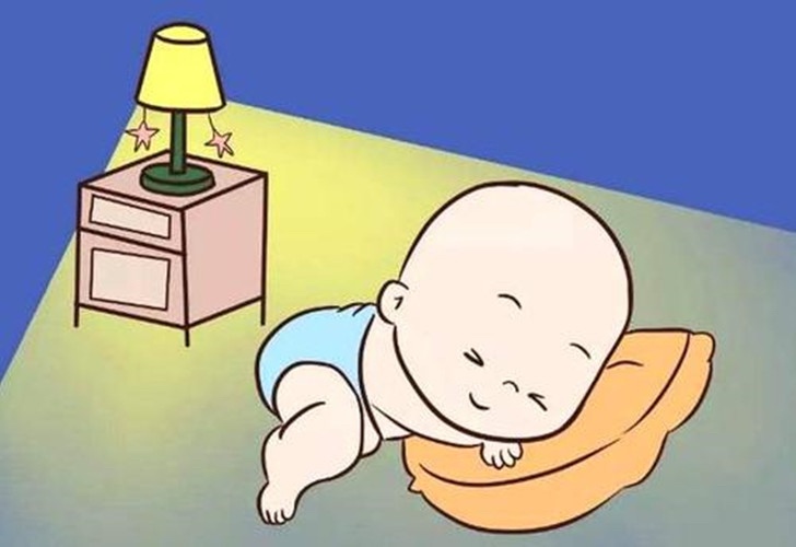 三、熬夜
有些小学生作业太多，经常秉烛夜写，这就会导致孩子错过了最佳睡眠时间段。要知道，晚上11点之后三个小时是生长激素最高的时间段，这个时间还没有休息的孩子很容易影响身高，所以小孩子千万不能因为贪玩等熬夜。