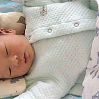 近来好心疼啊！宝宝黄疸指数高，还给宝宝做了蓝光，导致宝宝体力消耗很大，精神萎靡，各位宝妈有好的经...