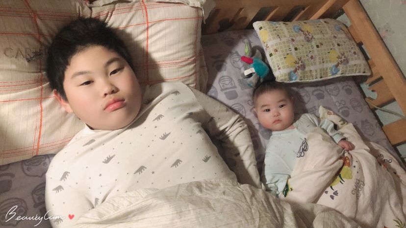 哥哥和弟弟的画面