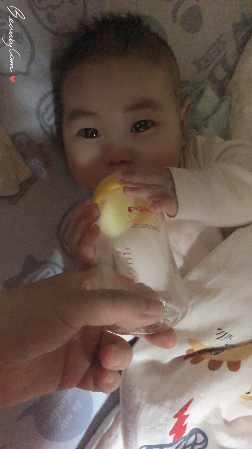 自己喂食