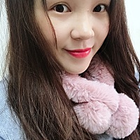 ♡    生活，一半诗意一半烟火，   人生，一半努力一半坚持。   新的一天，早安。