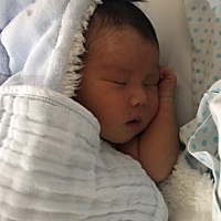 肚脐眼发黑往外突，肚子很尖，肚子黑线明显，体重增重40斤，唐筛测男女准，酸儿辣女不准，都爱吃，心率...