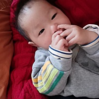 一周一身高78体重20，三个牙，辅食不吃的宝宝