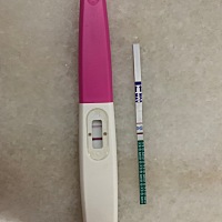 帮我看一下是有了吗，媳妇本来二十号应该来月经的，没有来，测出一深一浅，网上说月经来之前也会这样真的吗