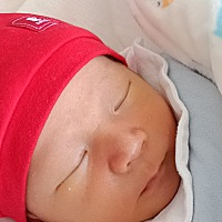 2月1号凌晨见红，肚子经常发硬，可就是一直没有开始疼，正好当天也要去产检，等到下午就把东西都一起带...