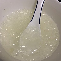 价廉物美，但吃燕窝这么多年，貌似没有觉得哪里有效果，一直想停了，但没找到更好的替代品