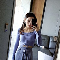 前三张是一胎生完差不多三个月宝宝拉肚子乳糖不耐受就断奶了        自己在家锻炼瘦成排骨精😂现在生...