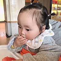 宝宝们今天已经开始吃盐啦，希望圈子里的小姐妹 ，还在努力的快快加油哦，跟我们一样大的可以来讨论辅食...
