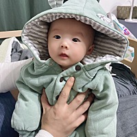 变化好大，两个月长了10厘米，纯母乳，一定要请通乳师哦，本来很少奶水，通乳师上门三四次就通了，买水...