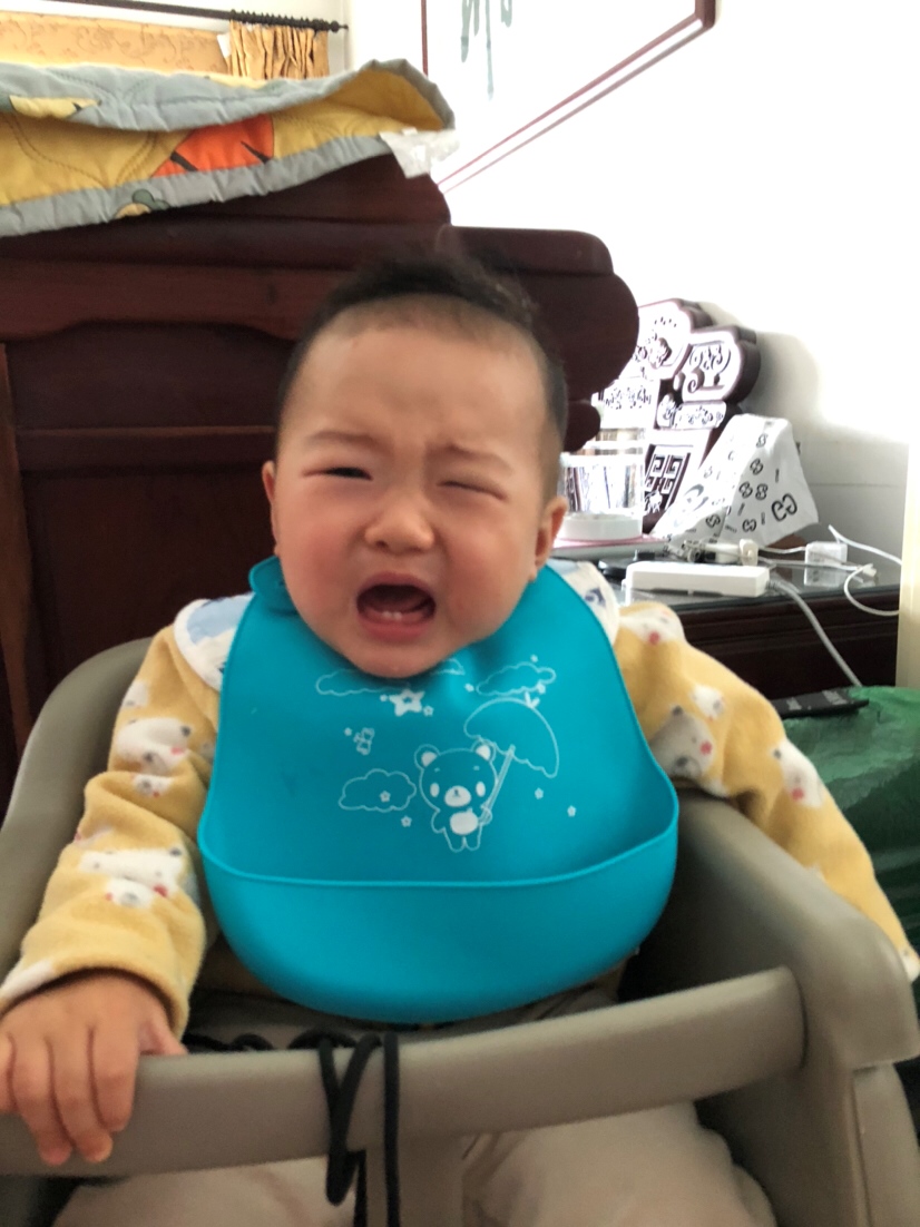 最喜欢逗他玩了！