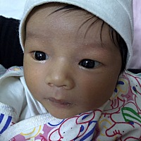 母乳喂养过程挺曲折但结果确是很好的，宝宝刚吃奶前几天，乳头被宝宝吸破皮，每次他吸奶都钻心的疼，忍...