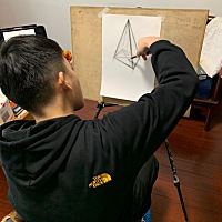 总是梦想着，一觉醒来，回到过去，回到属于我的真实的那个世界