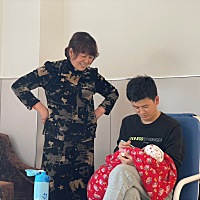 感觉经历了生与死，却还有很多未知要担心。 我的小二妞呀，你要健康平安。