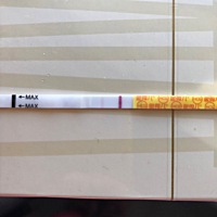姨妈推迟了两天，有点淡淡的粉，是什么意思？姐妹们帮我看一下。