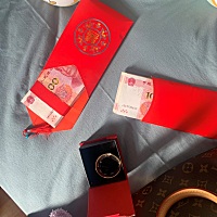 妈妈第一天来看我就给我红包 妈妈是世界上最爱我的人  顺产恢复真的太快啦 两个姐姐都是顺产 都又瘦又好...