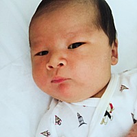 2021.3.20早9：20剖腹产生下7.8斤男宝一枚😄看看我是不是很成熟呀！