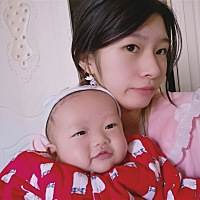 好家伙 从生下来 家人朋友都说宝宝像爸爸 跟我没一个地方像 合着我生了一个小“老公” 每次给我朋友发宝...