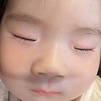 时间过的飞快宝贝已经快6个月了，爸爸妈妈陪你慢慢长大只希望你和姐姐平安健康就好，回想去年这个时候在...
