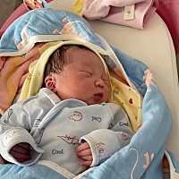 8斤6两一个男孩子👦 我拼了半条命顺产生下的宝宝 以后就是两个男孩子保护我啦🥰