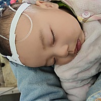 2月中旬四个月: 一家人生病。子阳住院6天 刘子阳三个多月体重14.6斤。66高，