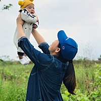 爱做美甲的女孩为人母了，爱逛街爱旅游的女孩全职带娃了，以前父母喊我宝贝，现在我也是有宝贝的人了。