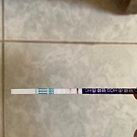 测试了三次都是一深一浅，这是中了吗？还没有去医院检查的，一般多少周去检查的？