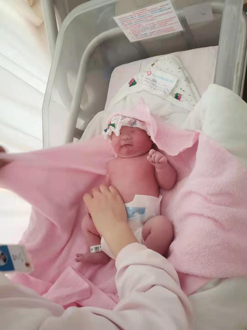 出生12小时后洗澡