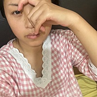 我生以后了，一直在掉头发，每天都要掉好几十个呢，好难受呀，我头发算是挺多的啦。￼现在宝宝已经八个...