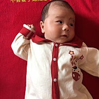不怀个孕 生个孩子永远不知道自己有多胖 一身肥膘怎么减得下来哦😭