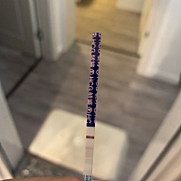 姐妹们，帮我看下这是怀孕了吗？