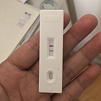还吃了阿莫西林感康之类的，还打了宫颈癌疫苗第一针，我该怎么办啊