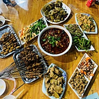 身边的所有朋友我娘家妈妈的所有朋友都说我好福气 不做饭不挣钱不带娃 我妈妈老说我多大了带着孩子睡吧...