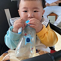 可怕的麻腮风。早早退烧吧 我的宝😫😫☹️😭