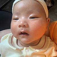 宝宝6.995kg差点14斤了。长得太快了