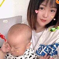 第一颗小牙牙终于长出来了😄