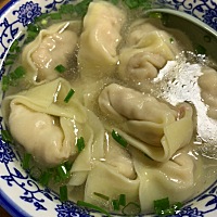 每次回家必吃的虾肉大馄饨