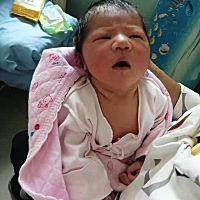 6月8号预产期，6月2号见红住院，住院后一直不发动，6月7号输催产素，11点多开始规律宫缩，下午四点进产...