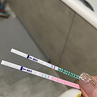 姐妹们帮忙看看前两天发的那个好像是串色了今天测了是这样的还有希望吗？这几天也腰疼肚子疼的姨妈感�...