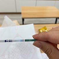 app显示11号排卵，用排卵试纸测试11号强阳，就安排了，大家看看有印吗 我感觉眼睛都要花了